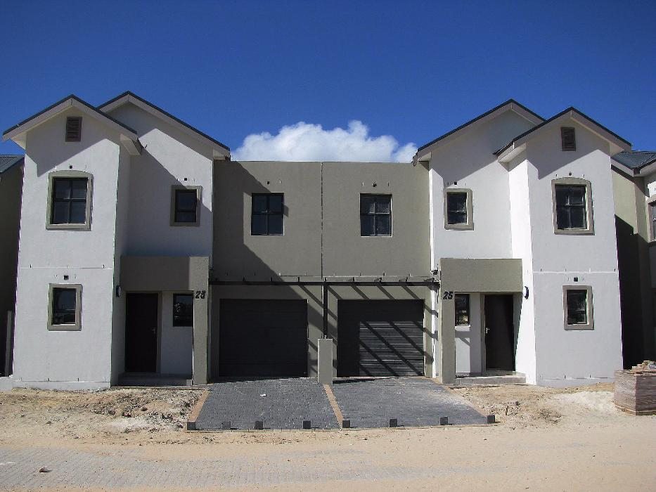 New Upmarket Duplex Townhouse in Buhrein Estate_Durbanville_Western Cape