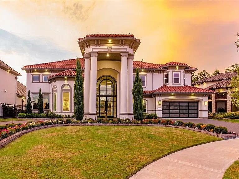 Six Bedroom House with Red Tile Roof in Texas - Sugar Land - 75 Amber Hollow Ct - Price 1799 999 USD