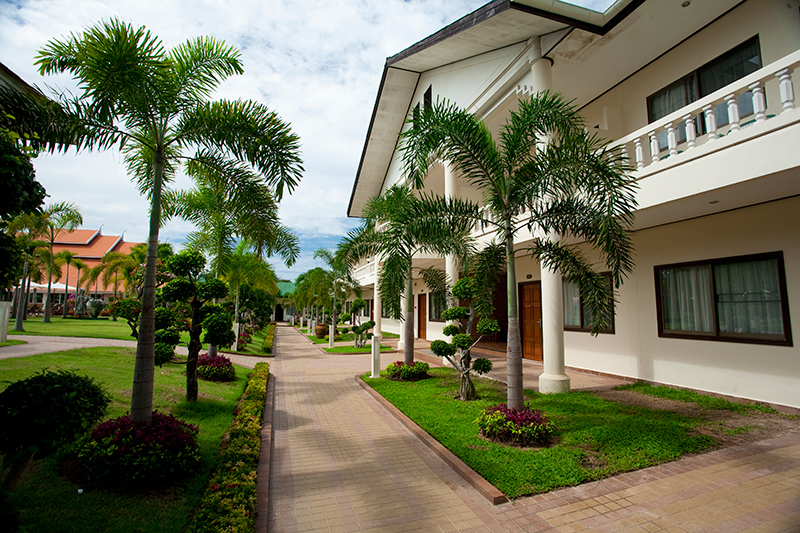 Thai Garden Resort Pattaya Thailand Red Clay Square Stone Pavers