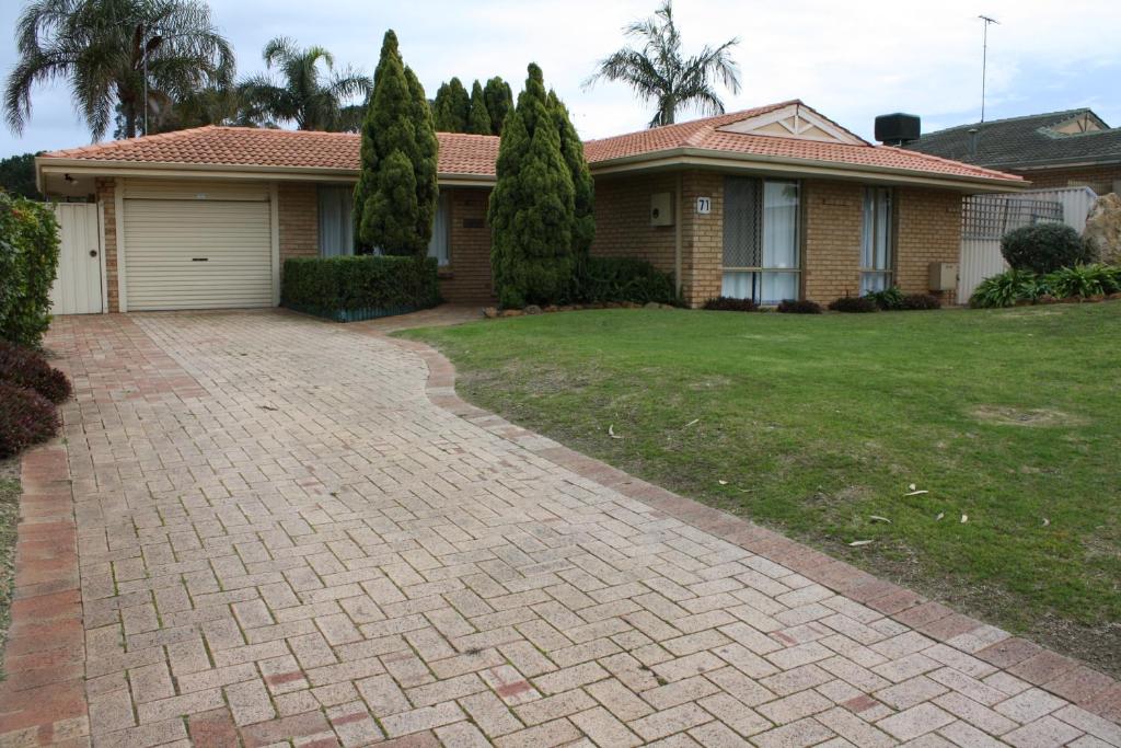 Canal Time House Mandurah (Holiday Home), 71 Coolibah Avenue, Mandurah, Western Australia