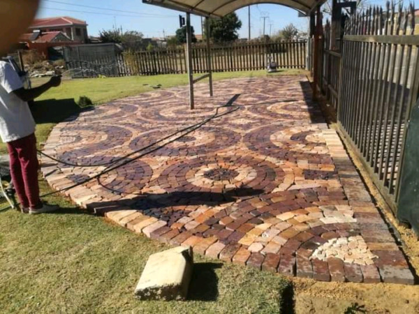 Cobble Half-Bricks Rossette Pattern