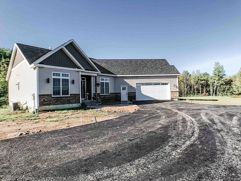 Newly built 3 bedroom home (size 2100 sqft) on 2047 Batter Street, Pattersonville, New York (2)