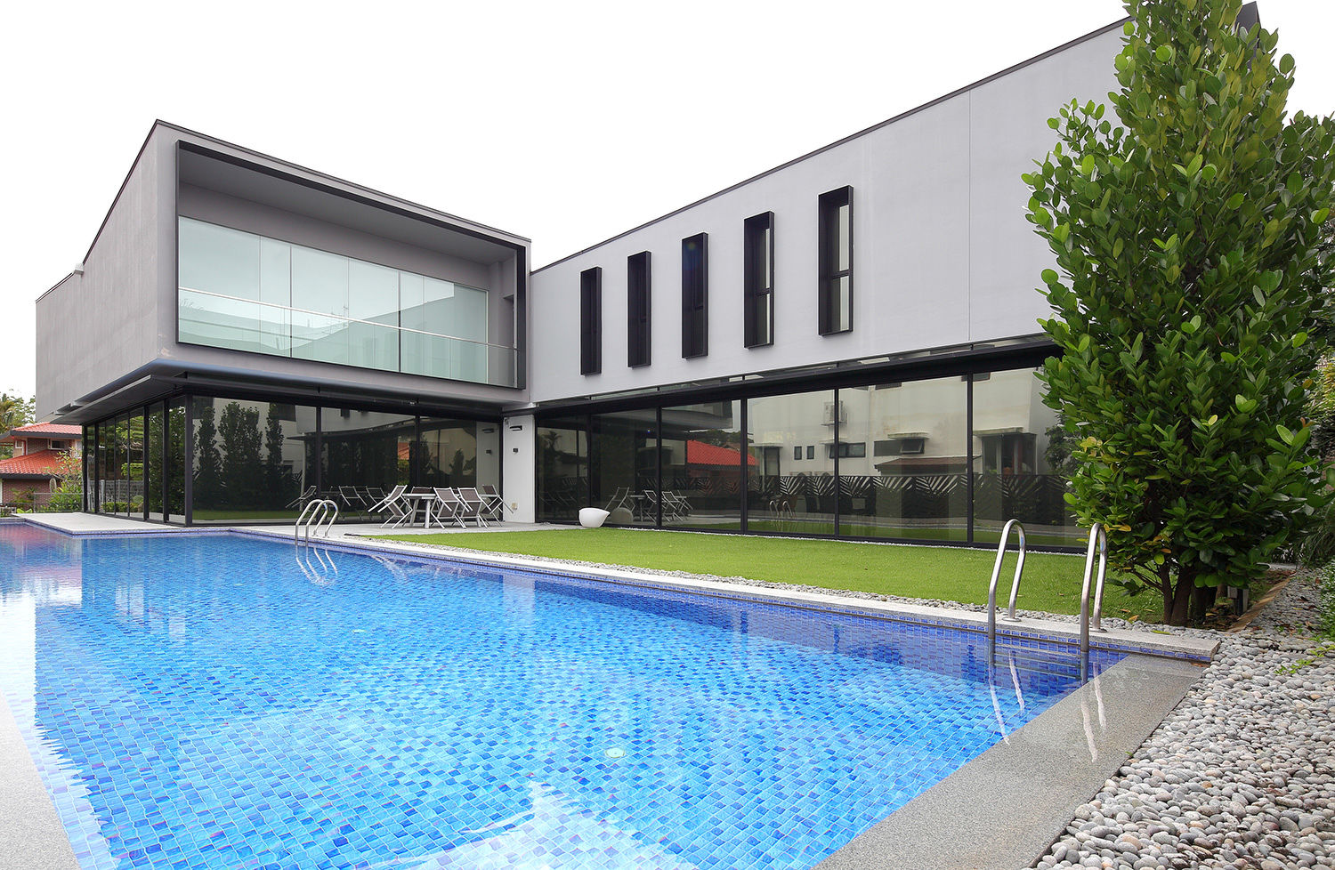 Newly-built, thoughtfully-designed bungalow at Linden Drive for $23.8 mil (2)