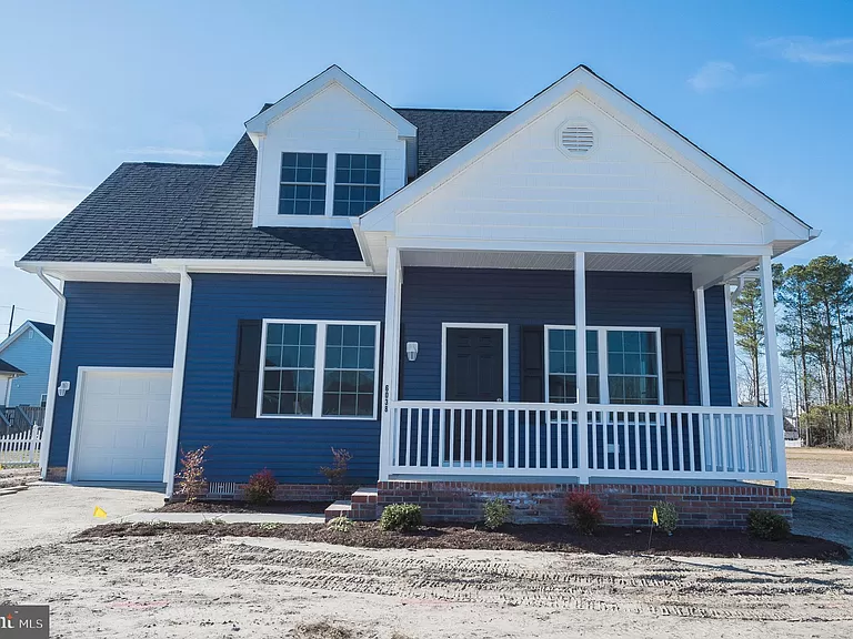  A newly-built 4 Bedroom House with 3 Bathrooms and 1 attached garage, gross floor area 2216 sqft - on 1713 Cedar St, Pocomoke City, Maryland - Price $443,200