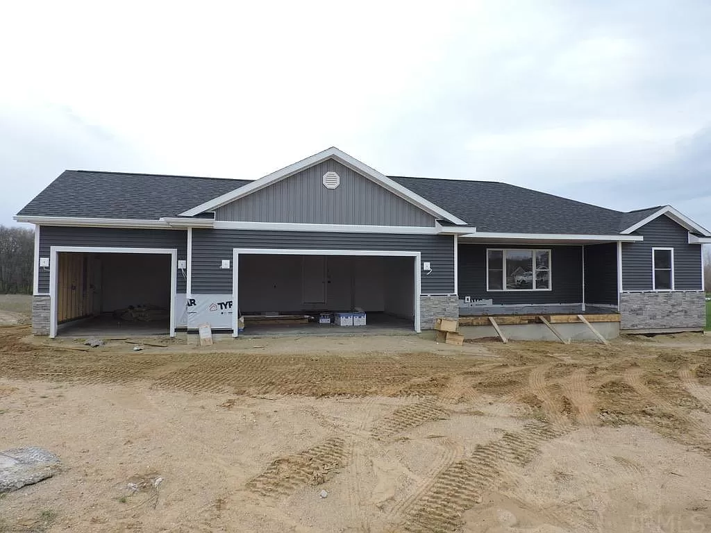 Under Construction, Newly-built 3 Bedroom House with 1 bathroom and 3 x attached garage spaces - on 54773 Winding River Dr, Middlebury, Indiana 46540 - Price $340,000