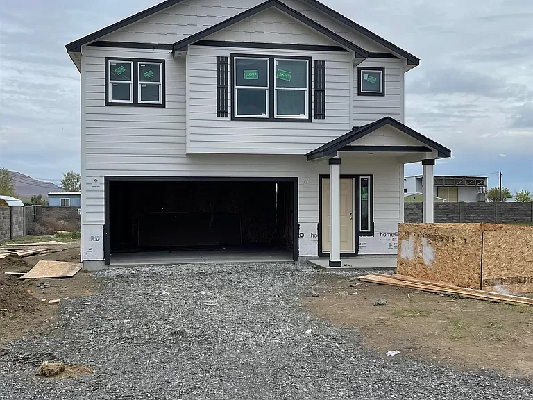 Under Construction and Nearing completion in 2022.Newly-built 3 Bedroom House with 3 Bathrooms and 2 x Garage Spaces, Gross Floor Area 1,632 sqft - on 191501 S Mitchell Street, Plymouth, Washington - Price $386,500