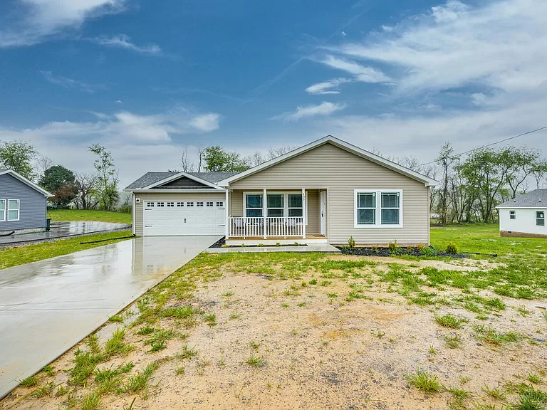 Newly-built 3 Bedroom House with 2 Bathrooms and 2 x Attached Garages, Gross Floor Area 1650 sqft - on 485 Roaming Drive, Chuckey, Tennessee - Price $280,000