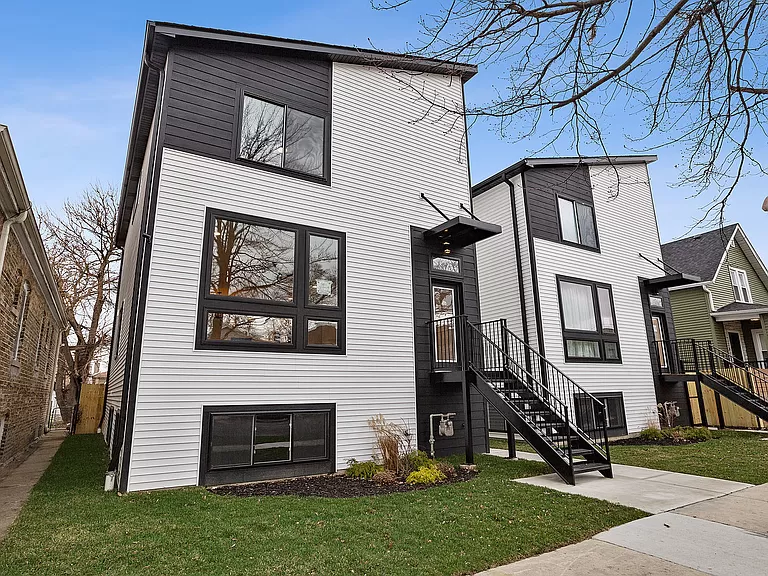 Chicago 1522 N Leamington Avenue IL60651 - 4 Bed and 4 Baths with 2 x Attached Garages on Gross Floor Area 2,910 sqft - Built in 2022 - Price $534,900 (3)
