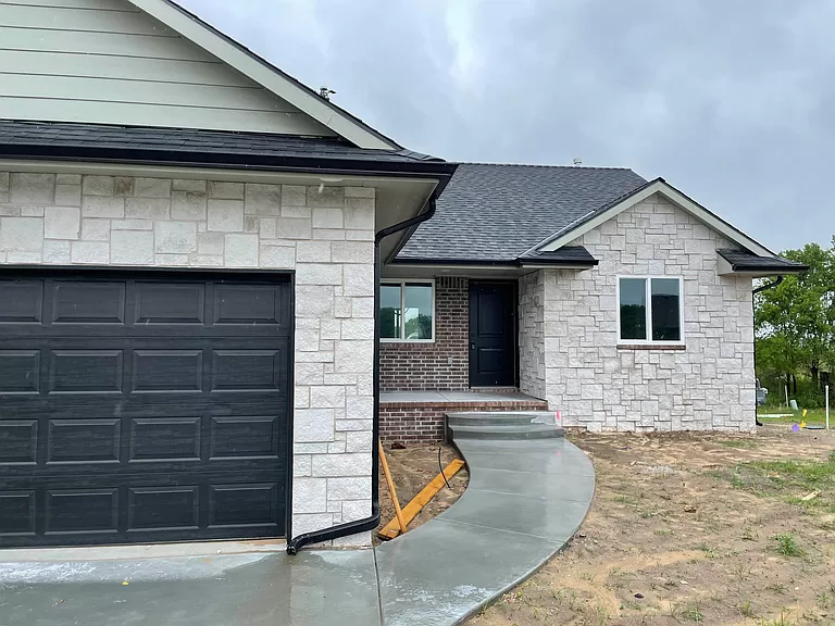 Kansas 5331 S Pattie CT Wichita KS67216 - 5 Bedrooms and 3 Baths with 3 Attached Garages on Gross Floor Area 2550 sqft - Built in 2021 - Price $345,000