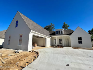 Mississipi 118 Camden RDG Madison MS39110 - 5 Bed and 4 Baths with 2 Attached Garages on Gross Floor Area 2,991 sqft - Built in 2022 - Price $587,500