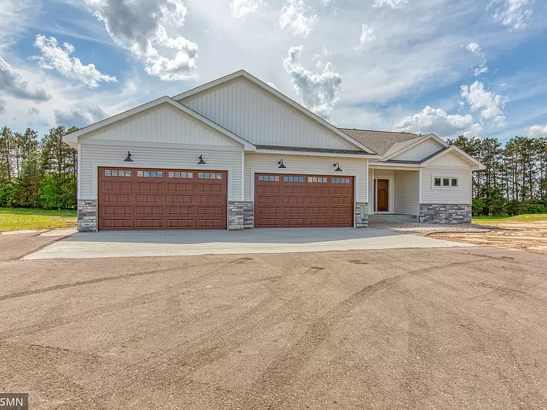 Nebraska 1819 51st Street PI Kearney NE68845 - 3 Beds and 2 Baths with 3 Attached Garages on Gross Floor Area 1,723 sqft - Built in 2022 - Price $489,900 (2)