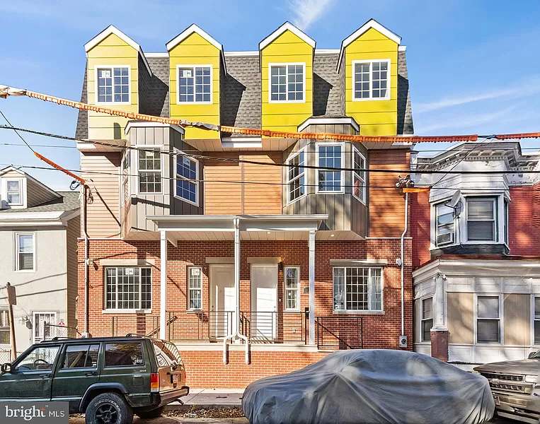 Philadelphia 25 Good St PA19119 - 4 Bed and 4 Baths with Open Parking on Gross Floor Area 3,300 sqft - Built in 2021 - Price $565,000 (2)