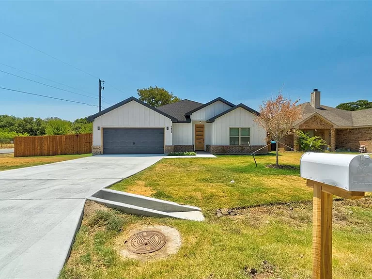Newly Built House in Fort Worth - 5432 Willard Road, Fort Worth, TX76119 - 4 Bed and 2 Baths with 2 Attached Garages on Gross Floor Area 1,725 sqft - Built in 2022 - Price $325,000