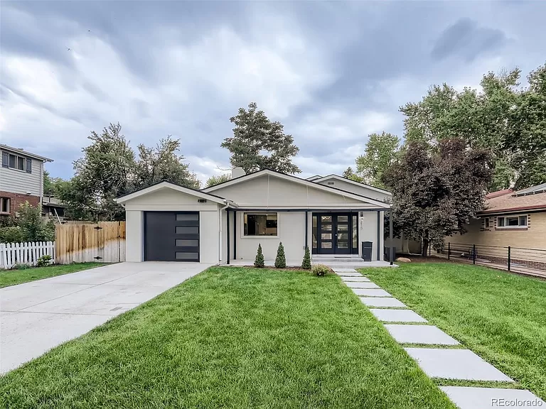 Newly Renovated House in Denver 215 Hudson Street CO-80220 - 4 Bedrooms 4 Baths with Attached Garage on Gross Floor Area 3,219 sqft - Built in 1957 - Price $1,650,000 (4)