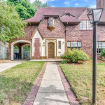 Newly Renovated House in Detroit 540 Arden Park Blvd MI-48202 - 5 Bedrooms and 4 Baths with 2 Garage Spaces on Gross Floor Area 2,429 sqft - Built in 1928 - Price $389,000 (1)