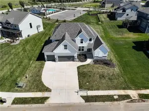 Newly Built House in Kansas City 10749 N Hickory Ct MO64116 – 4 Bedrooms and 4 Baths with 3 Attached Garages on Gross Floor Area 3,096 sqft – Built in 2022 – Price $612,900.