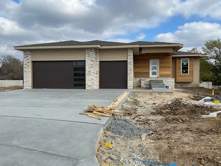 Newly Built House in Wichita 14315 E Laguna CT KS-67230 - 3 Bedrooms and 2 Baths with 3 Attached Garages on Gross Floor Area 1,410 sqft - Built in 2022 - Price $384,571 (18)