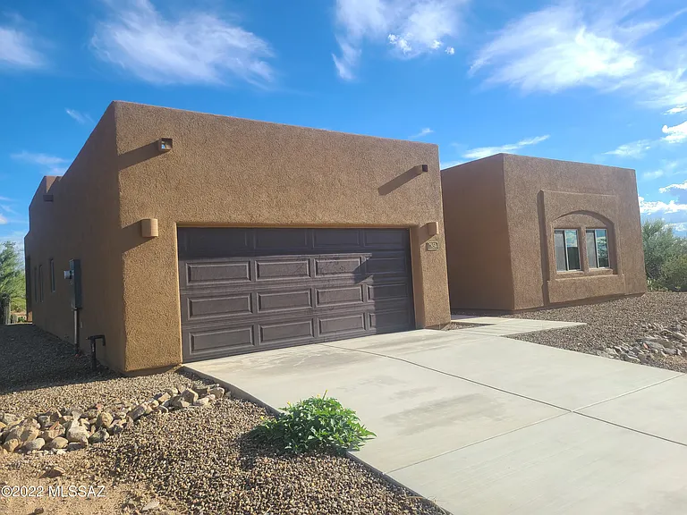 Newly Built House in Tucson 7859 W Spiney Lizard P1 AZ85735 – 4 Bedrooms and 2 Baths with 2 Attached Garages on Gross Floor Area 2,082 sqft – Built in 2022 – Price $439,900