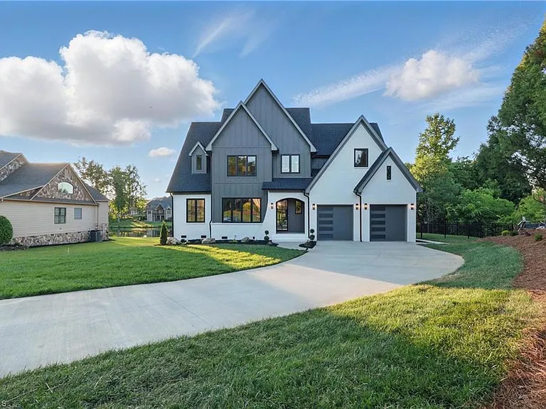 Newly Built 5 Bedroom House on 833 Dunleigh Drive Burlington NC-27215 _ Gross Floor Area 4031 sqft - Price $1,275,000 USD
