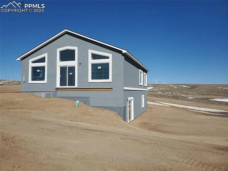 Newly Built 3 Bedroom House for Sale on 29810 Tallgrass VW Calhan CO-80808 - Gross Floor Area 3234 sqft - Price $568000 USD