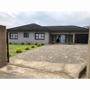 3 Bedroom House for Sale with Garage - Price E1.85 Million Lilongeni, Matsapa Tubungu Swaziland (2) Single Garage Boundary Wall Electric Gate -1995 m2 Plot with Neat Lawn