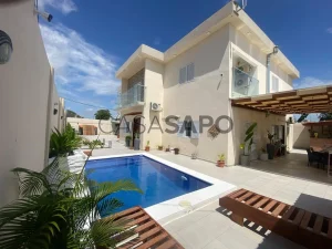 Two-flat House 4 Bedrooms +1 for Sale in Belas Benfica, Belas, Luanda - Price Kz 150.000.000