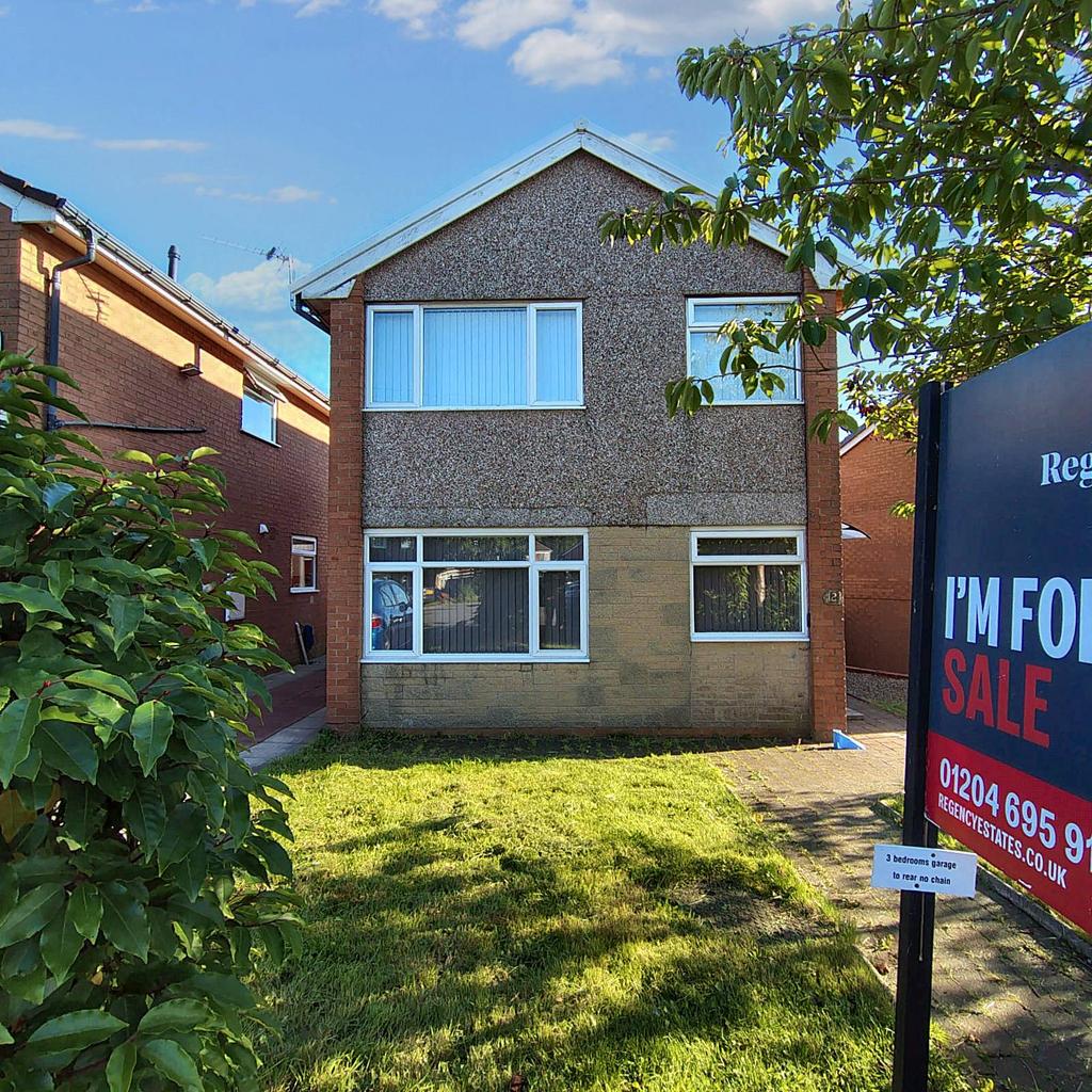 3 Bedroom Detached Double Storey House for Sale, with 1 Bathroom on GFA 66.2m2 - Ground Floor 35.4m2, Upper Floor 30.8m2 - Located on Snowdon Drive, Horwich BL6 - Price £209,975
