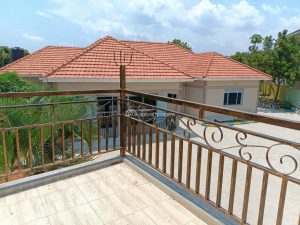 5 Bedroom Terraced Bungalow for Sale with 4 Bathrooms - Gross Floor Area 1012m2, on Mutungo Kigo, Kampala, Central Region - Price USh 550,000,000